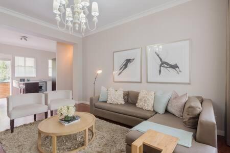 Modern Apartment In Rosebank Γιοχάνεσμπουργκ Εξωτερικό φωτογραφία